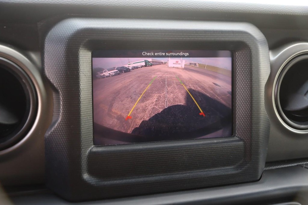 Jeep Wrangler Vehicle Full-screen Gallery Image 15