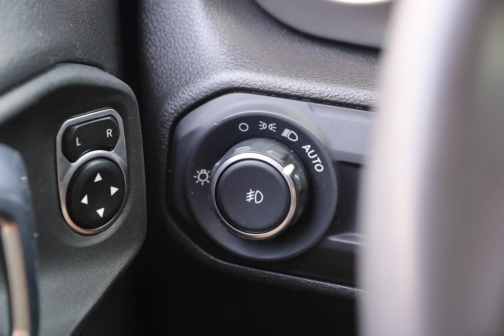 Jeep Wrangler Vehicle Full-screen Gallery Image 18