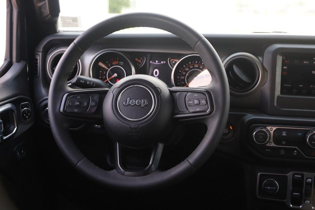 Jeep Wrangler Vehicle Full-screen Gallery Image 21
