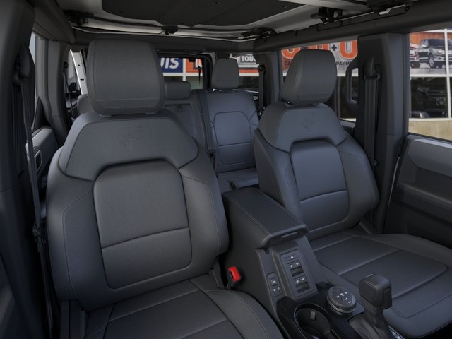 Ford Bronco Vehicle Full-screen Gallery Image 10