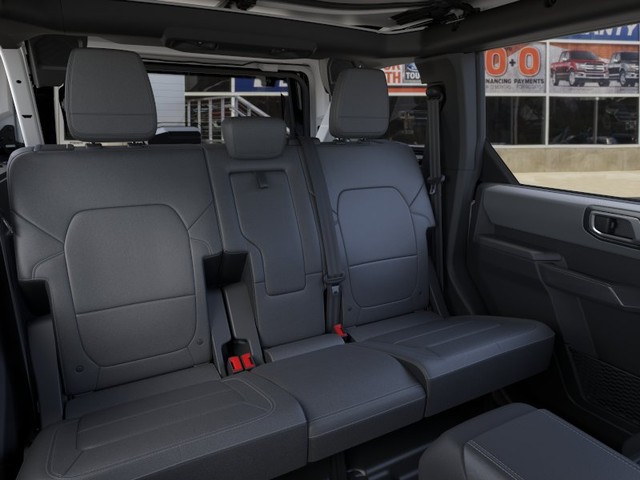 Ford Bronco Vehicle Full-screen Gallery Image 11