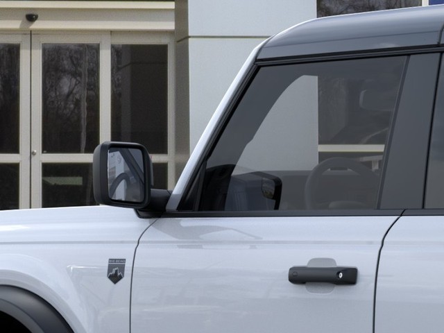 Ford Bronco Vehicle Full-screen Gallery Image 22