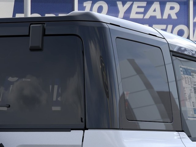 Ford Bronco Vehicle Full-screen Gallery Image 25