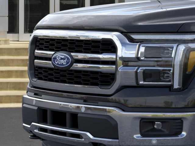 Ford F-150 Vehicle Full-screen Gallery Image 17