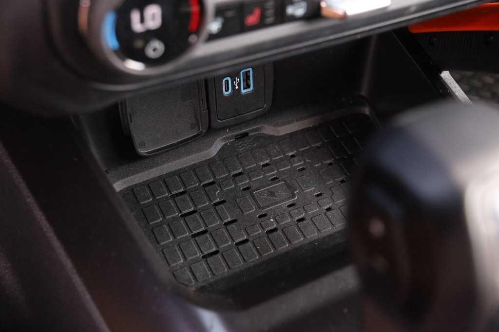 Ford Bronco Vehicle Full-screen Gallery Image 22