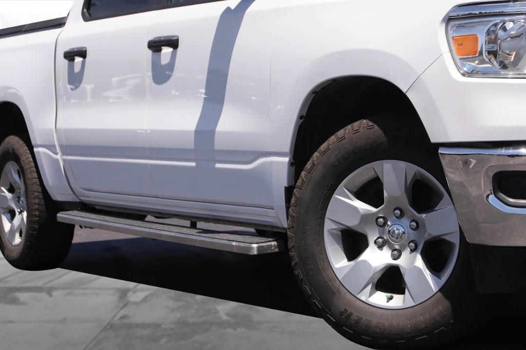 Ram 1500 Vehicle Full-screen Gallery Image 3
