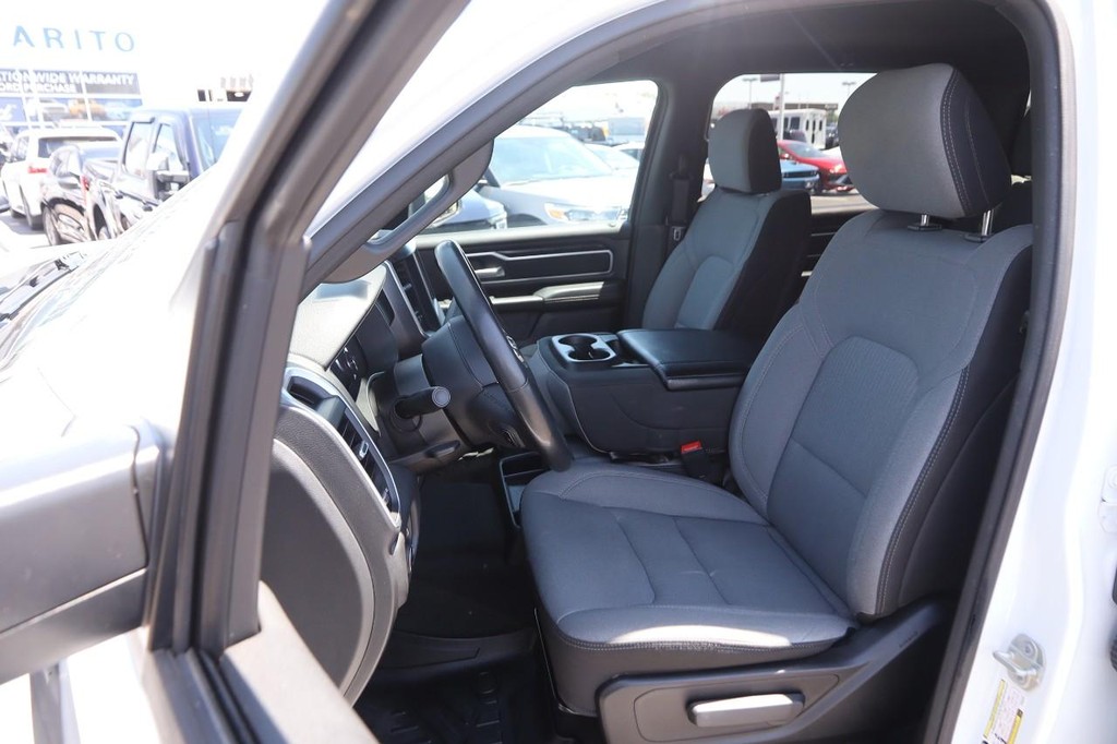 Ram 1500 Vehicle Full-screen Gallery Image 8
