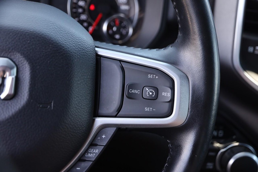 Ram 1500 Vehicle Full-screen Gallery Image 12