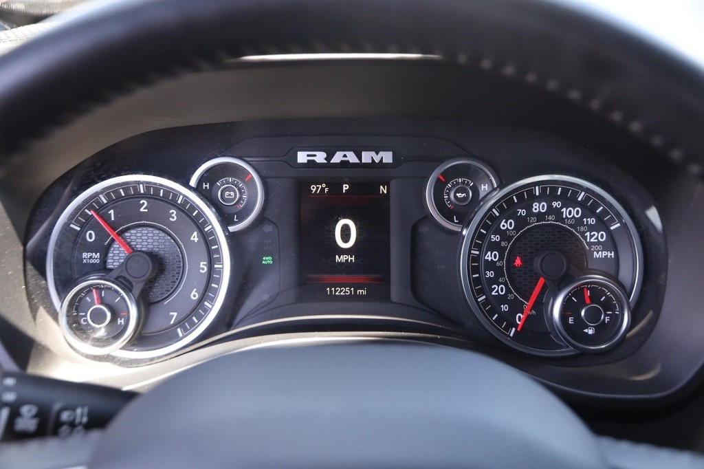Ram 1500 Vehicle Full-screen Gallery Image 13