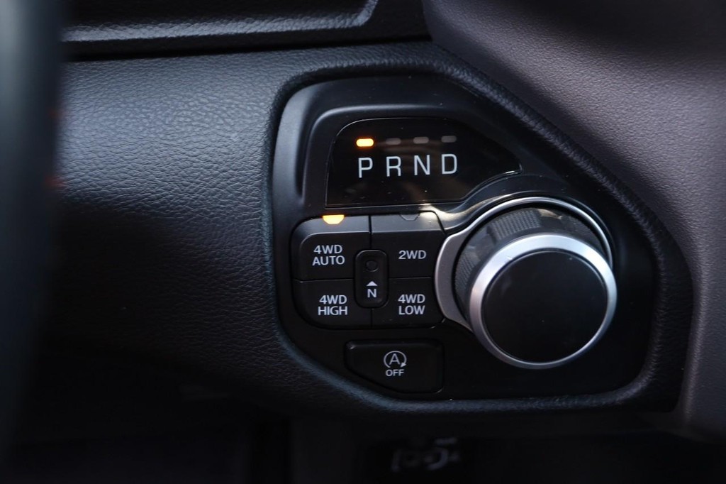 Ram 1500 Vehicle Full-screen Gallery Image 14