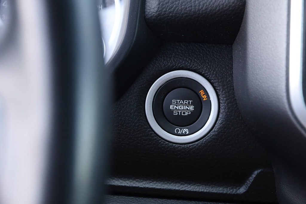 Ram 1500 Vehicle Full-screen Gallery Image 15