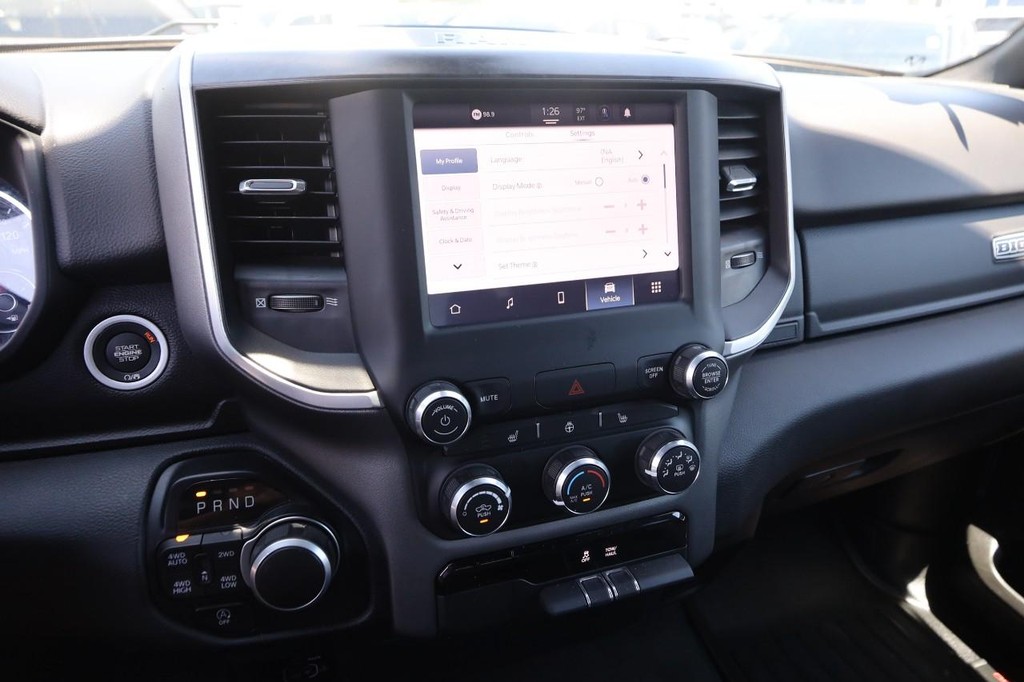 Ram 1500 Vehicle Full-screen Gallery Image 16