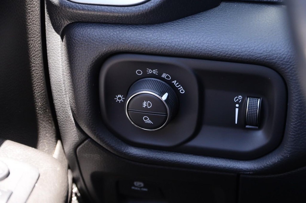 Ram 1500 Vehicle Full-screen Gallery Image 20
