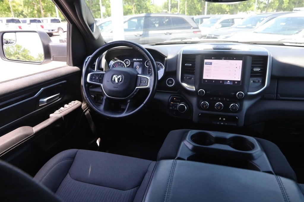Ram 1500 Vehicle Full-screen Gallery Image 22