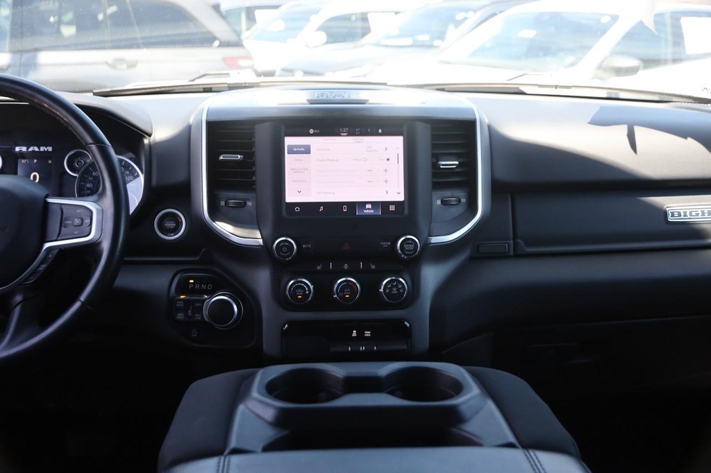 Ram 1500 Vehicle Full-screen Gallery Image 24