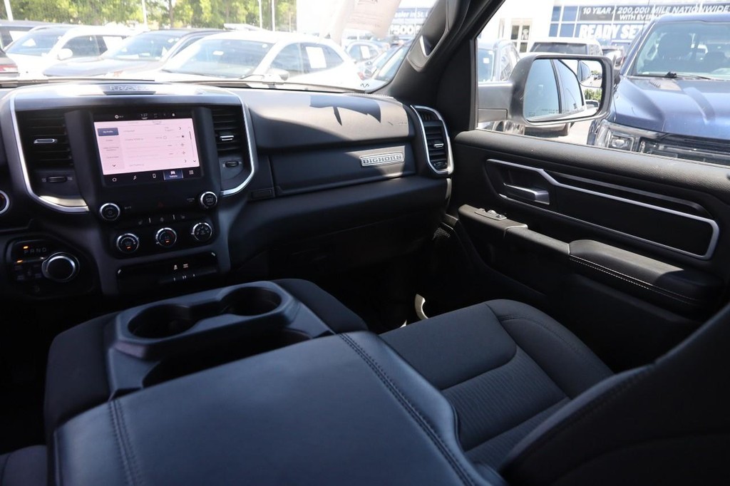 Ram 1500 Vehicle Full-screen Gallery Image 25