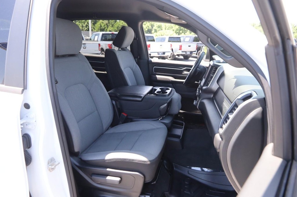 Ram 1500 Vehicle Full-screen Gallery Image 26