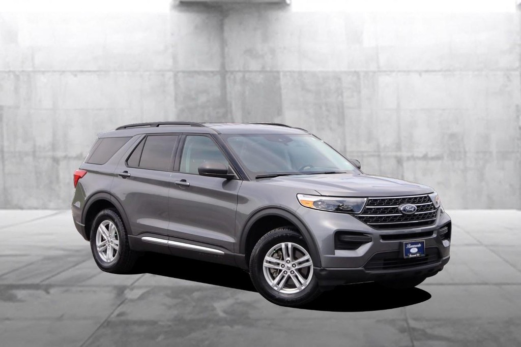 Ford Explorer Vehicle Full-screen Gallery Image 2