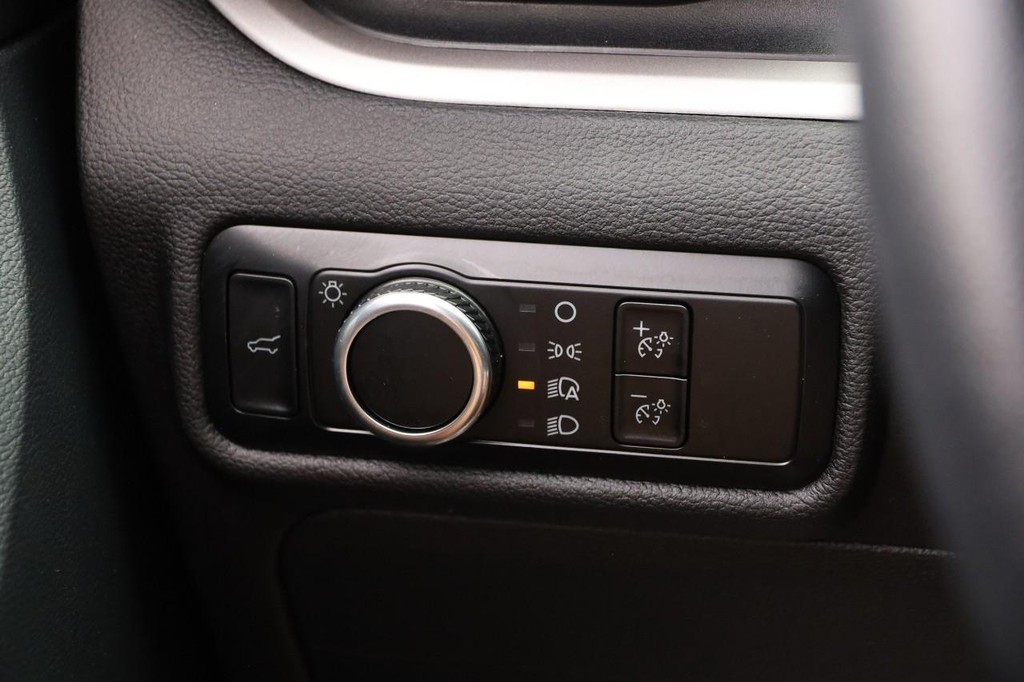 Ford Explorer Vehicle Full-screen Gallery Image 22