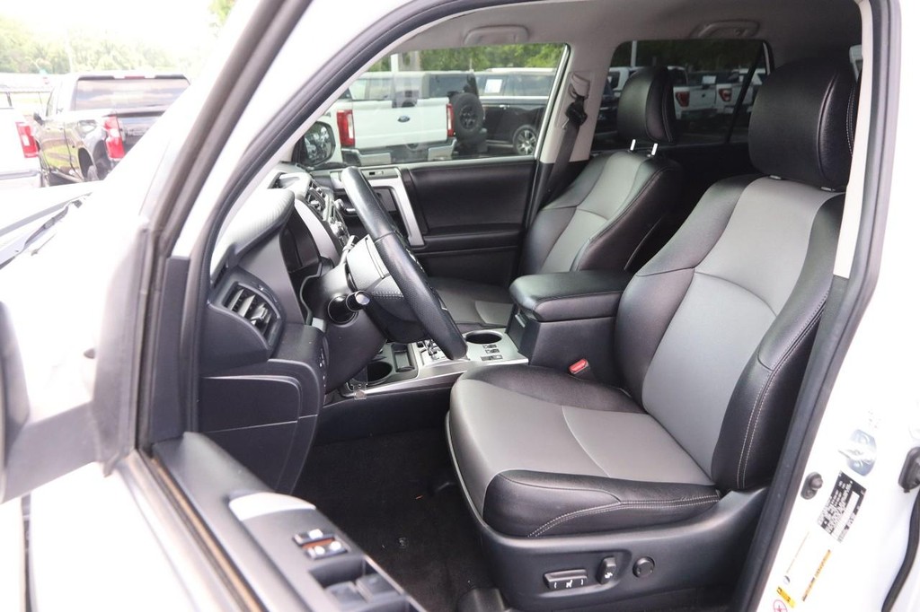 Toyota 4Runner Vehicle Image 08