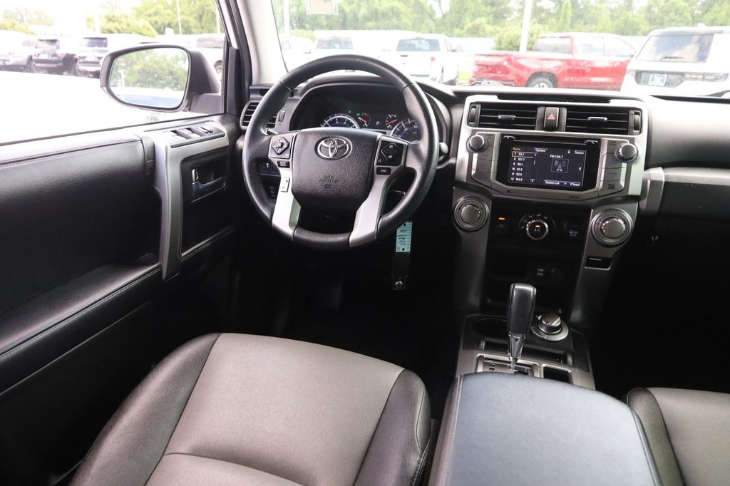 Toyota 4Runner Vehicle Image 23