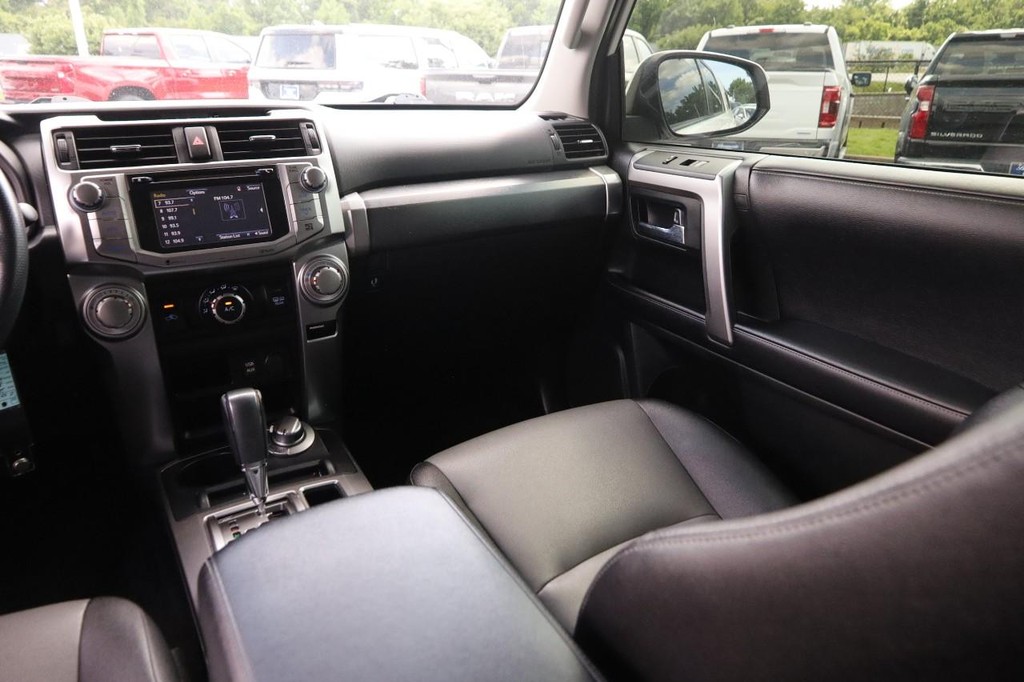 Toyota 4Runner Vehicle Image 26