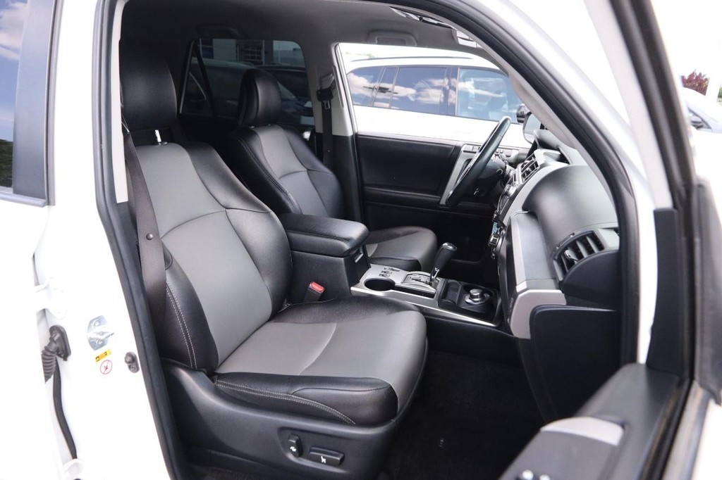 Toyota 4Runner Vehicle Image 27