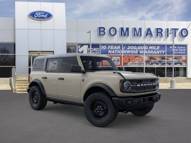 Ford Bronco Vehicle Full-screen Gallery Image 7
