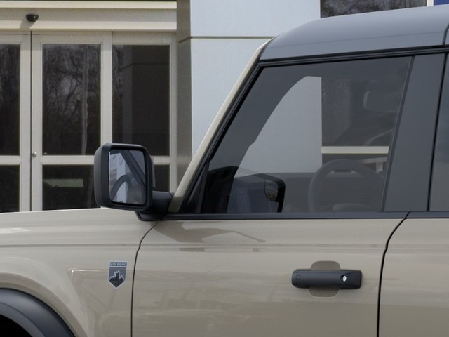 Ford Bronco Vehicle Full-screen Gallery Image 22
