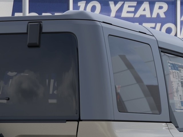 Ford Bronco Vehicle Full-screen Gallery Image 25