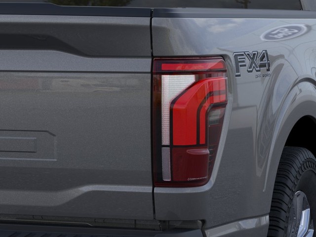 Ford F-150 Vehicle Full-screen Gallery Image 21