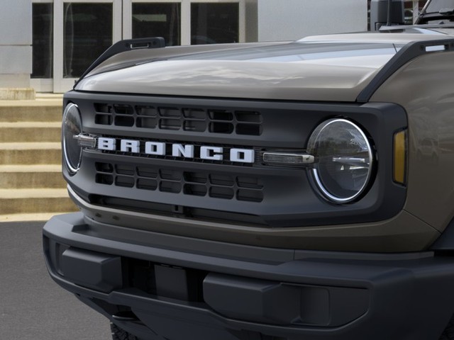 Ford Bronco Vehicle Full-screen Gallery Image 19