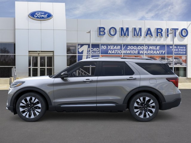 Ford Explorer Vehicle Full-screen Gallery Image 3