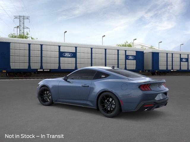 Ford Mustang Vehicle Full-screen Gallery Image 4
