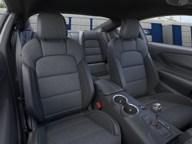 Ford Mustang Vehicle Full-screen Gallery Image 10