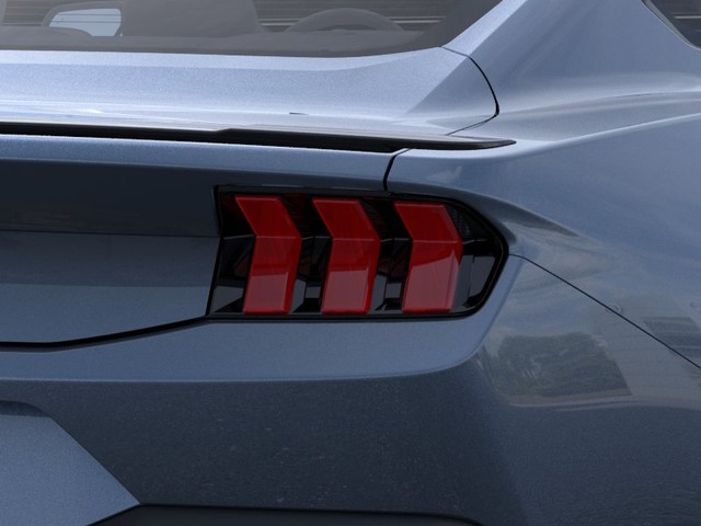 Ford Mustang Vehicle Full-screen Gallery Image 21