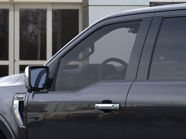 Ford F-150 Vehicle Full-screen Gallery Image 20