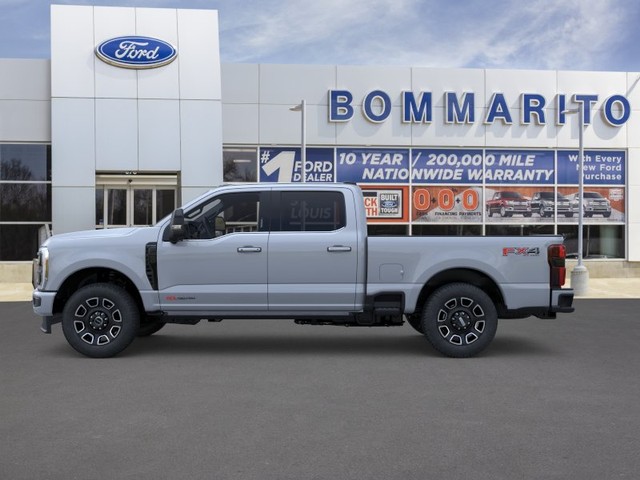 Ford Super Duty F-250 SRW Vehicle Full-screen Gallery Image 3