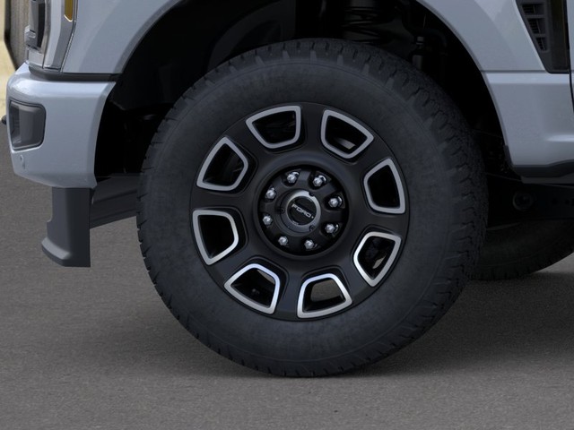Ford Super Duty F-250 SRW Vehicle Full-screen Gallery Image 19