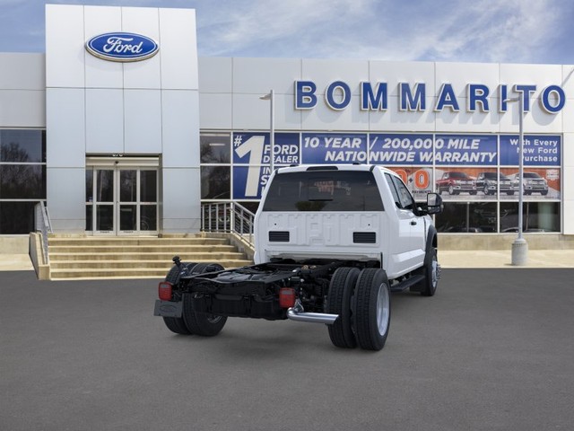 Ford Super Duty F-450 DRW Vehicle Full-screen Gallery Image 8