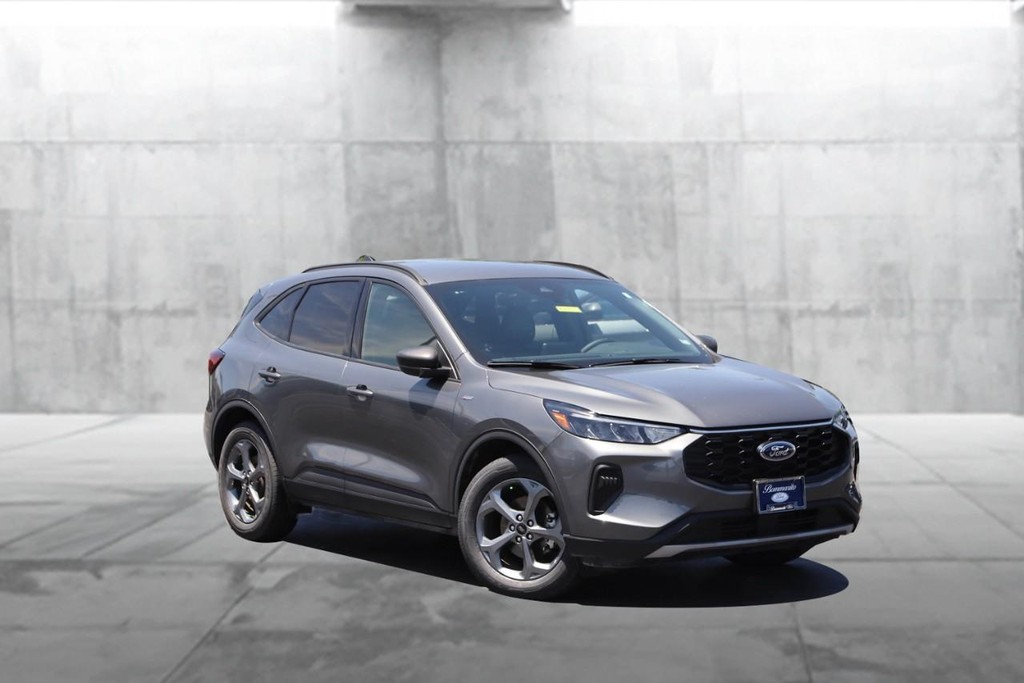 Ford Escape Vehicle Full-screen Gallery Image 2