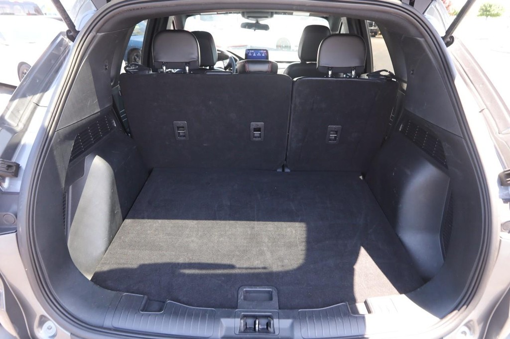 Ford Escape Vehicle Full-screen Gallery Image 7