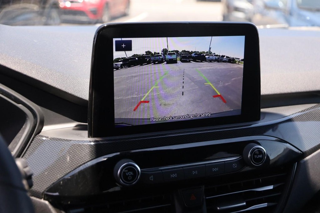 Ford Escape Vehicle Full-screen Gallery Image 16