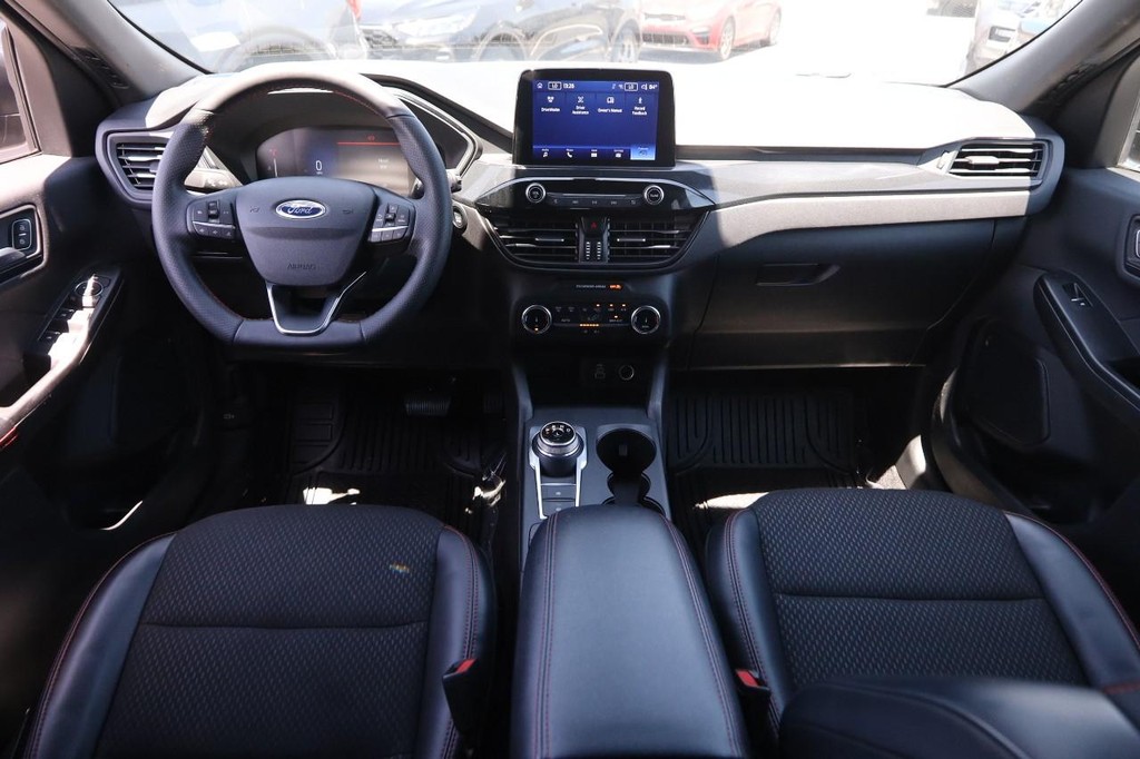 Ford Escape Vehicle Full-screen Gallery Image 20