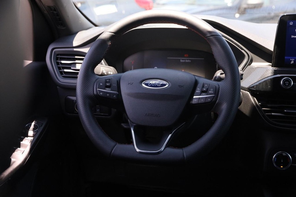 Ford Escape Vehicle Full-screen Gallery Image 22