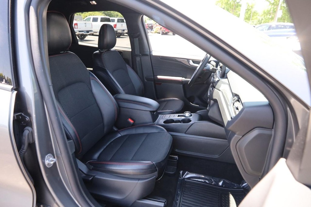 Ford Escape Vehicle Full-screen Gallery Image 25
