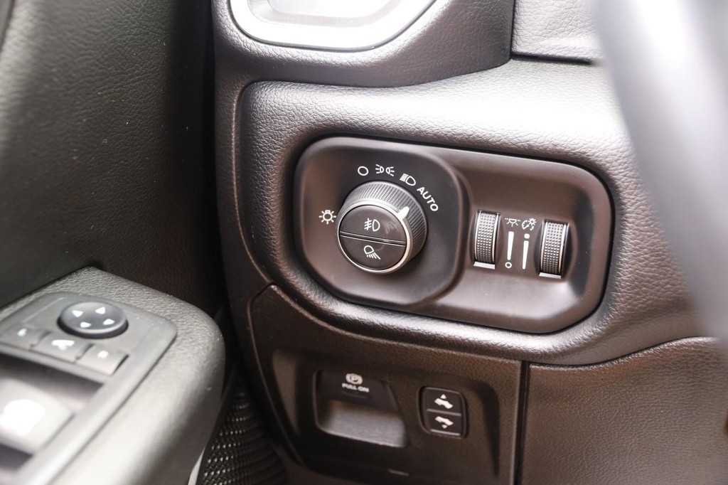 Ram 1500 Vehicle Image 22
