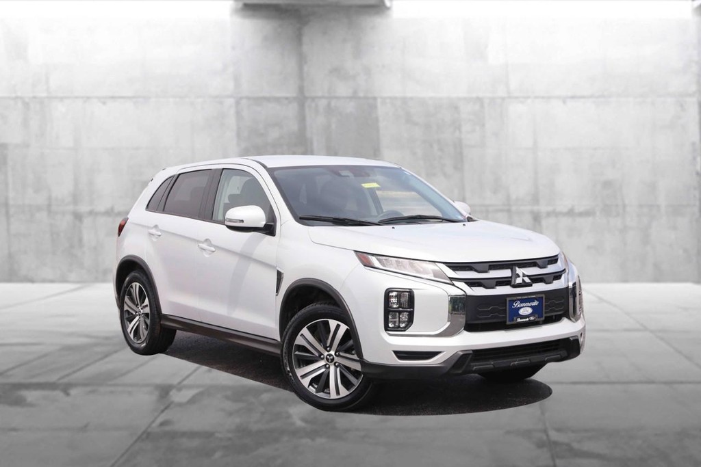Mitsubishi Outlander Sport Vehicle Image 02