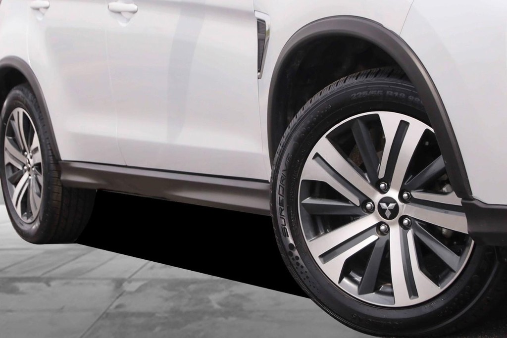 Mitsubishi Outlander Sport Vehicle Image 03