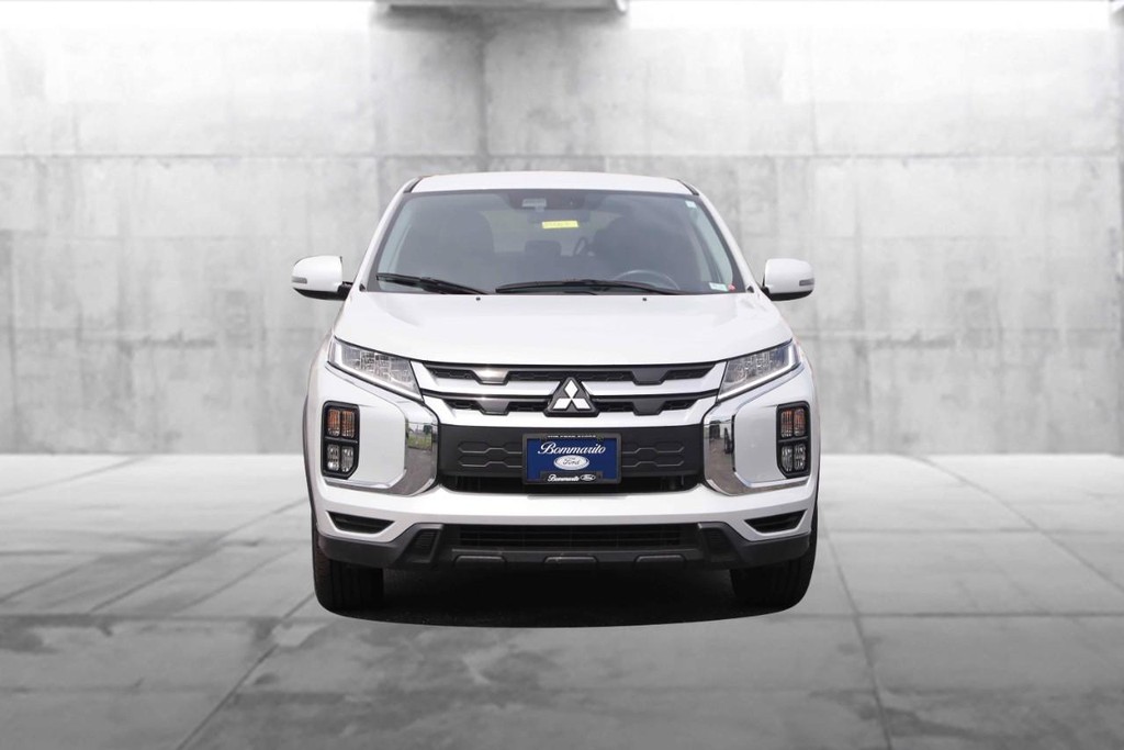 Mitsubishi Outlander Sport Vehicle Image 04